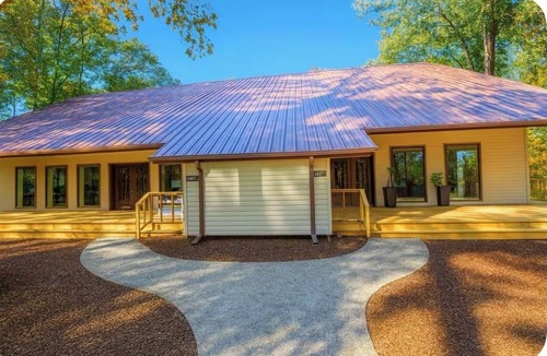 Rogers House | Executive Retreat in Rogers Near Beaver Lake Peaceful Nature Getaway Lake access
