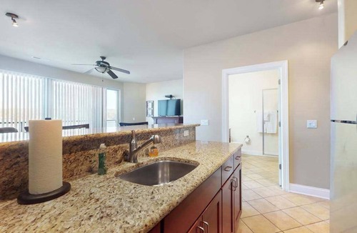 Lake Delton Condo | Experience laid-back lakefront living at this Delton Grand condo with pools