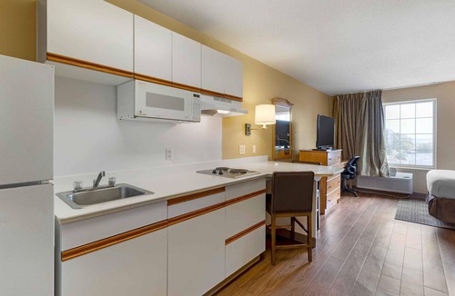 Maryland Heights Hotel | Extended Stay America Suites St Louis Westport Central