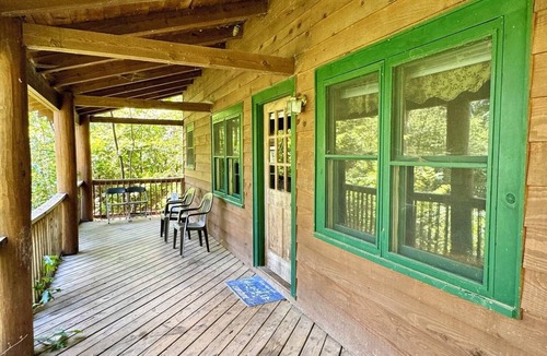Hot Springs Cabin | F-CATCH YA LATER! Vintage Style Lakefront Cabin-Swim-Fish-Docks-Pet Friendly!