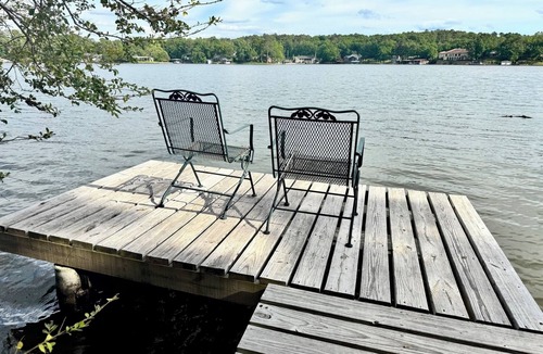 Hot Springs Cabin | F-CATCH YA LATER! Vintage Style Lakefront Cabin-Swim-Fish-Docks-Pet Friendly!