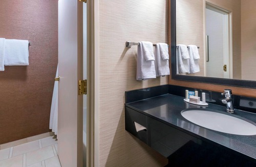 Union Hill Hotel | Fairfield Inn Kansas City Downtown/Union Hill by Marriott