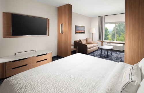 Athens Hotel | Fairfield Inn & Suites Athens Marriott