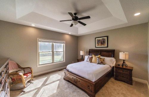 Camdenton Villa | Fairway to Heaven in Old Kinderhook - Villa on 14th Fairway of Golf Course