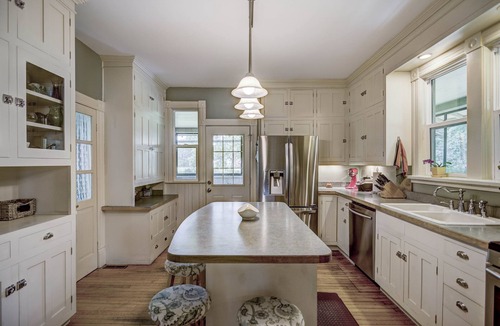 Eau Claire House | Family and Pet Friendly Demmler House
