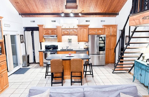 Gravois Mills House | Family Cabin-Private Cove-Calm Water-Great Fishing