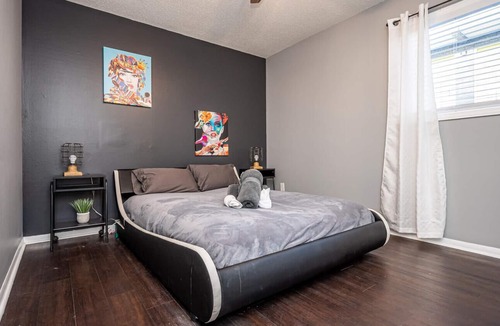 University District Apartment | Family Friendly 2BR Near U of Memphis