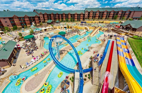 Lake Delton Condo | Family-Friendly 3BR Wyndham Glacier Canyon w/FREE Waterpark Access - Sleeps 10