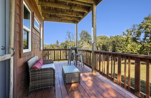Eureka Springs House | Family-Friendly Cabin with Hot Tub in the Ozark Mountains and nearby Beaver Lake, Eureka Springs