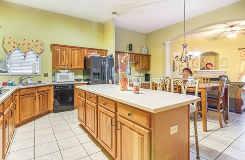 Lakes of Forest Hill House | Family-Friendly Gem w/Home Office in Memphis