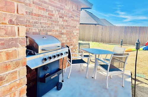 Elgin House | Family friendly home in Elgin 15 min from Fort Sill