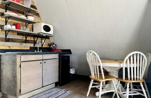 Indian Point Ski Chalet | Family Glamping Getaway with Amazing Lake Views of Table Rock Lake