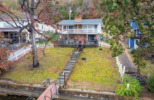 Roach House | Family Home-Great Fishing Spot- Close to Golf- Private Dock