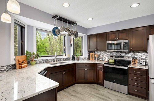 Rosemount House | Family Stay MN Zoo | Climbing Room | Private Deck