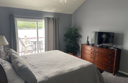Camdenton Condo | Fantastic View, Calm Waters and Game Room Loft!