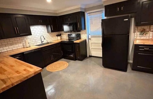 Goodlettsville House | Feels like home! 6 Bed 4 Bath 25 mins to Downtown