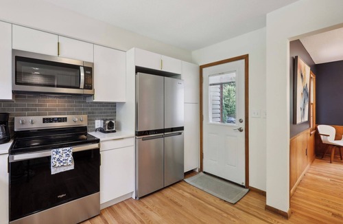 Burnsville House | Fenced, Mid-Century Modern Gem Near Mall of America & Zoo