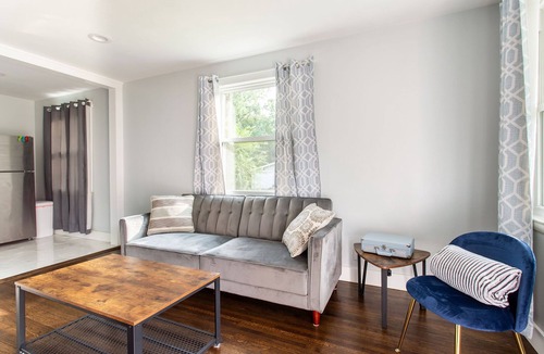 Inglewood House | Fenced Patio Home! Pet friendly!