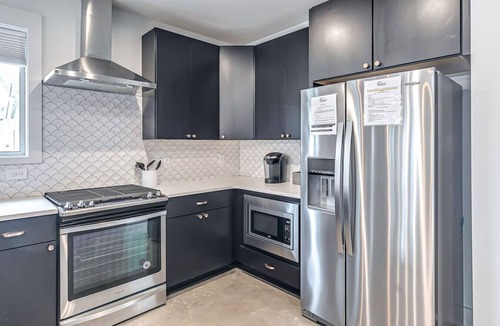 East Nashville Villa | First Down, Last Call Sleeps 22 1 Mi to Nissan!