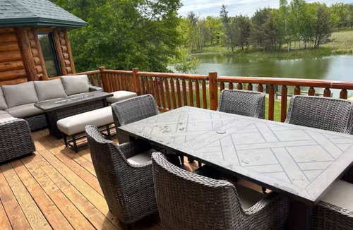 New Lisbon House | Fischer’s Secret Cabin on Private lake