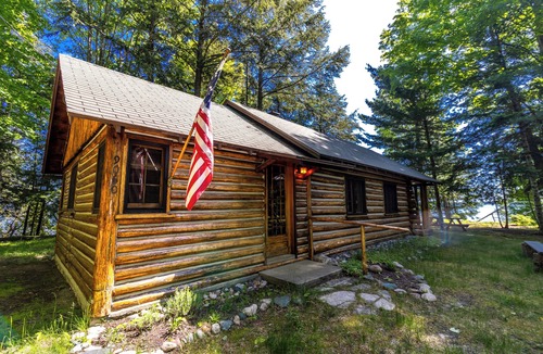 Alanson Cottage | Fisher Trail Cabin - On Burt Lake! Cozy Cabin! Quiet Setting!