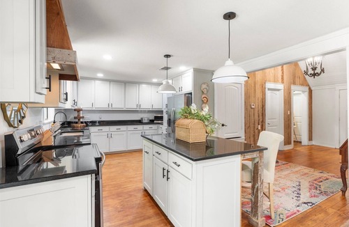 Mount Pleasant House | Folktale Cottage & Farmhouse Retreat