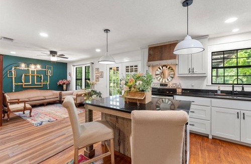 Mount Pleasant House | Folktale Cottage & Farmhouse Retreat