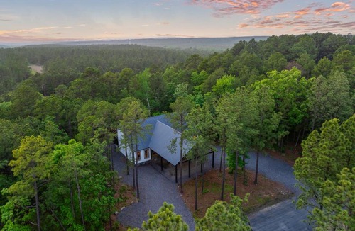 Pickens Ski Chalet | Forest Views, Cozy Cabin Hot Tub, Firepit, Arcade Games, B-ball, Kids Playset