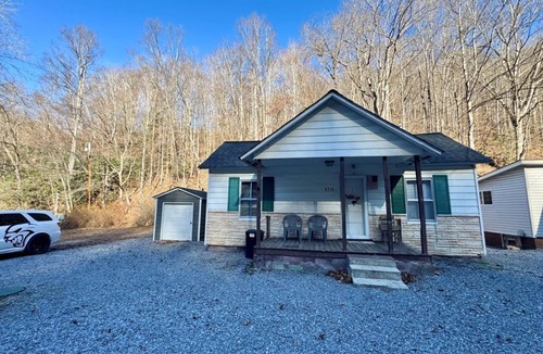 Ashland House | Four Doors Down