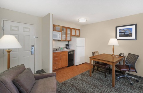 White Station Condo | Free Breakfast. Outdoor Pool. Gym. Perfect Family Vacation!