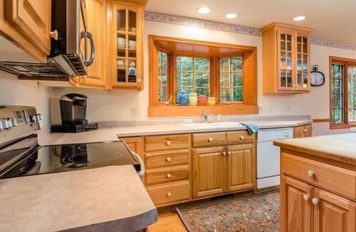 Pine River Cabin | Free nite w/wknd offseason;logcabin lake hottub kayak paddleboard pier fireplace