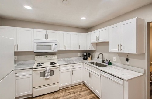 Nashville Condo | Freshly Renovated - Minutes from Downtown & BNA