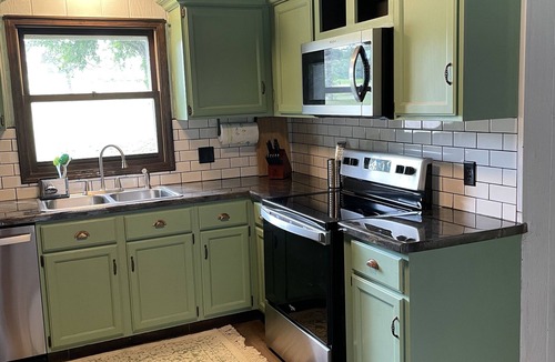 Mauston Cottage | Fully Remodeled Two-Bedroom Cabin on the River