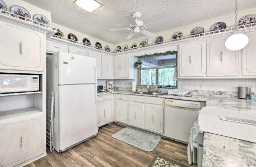 Hot Springs Village House | Furnished Deck with Views Hot Springs Cottage