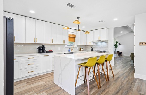 Piney House | Game Room | Karaoke | Lakefront | Sleeps 15