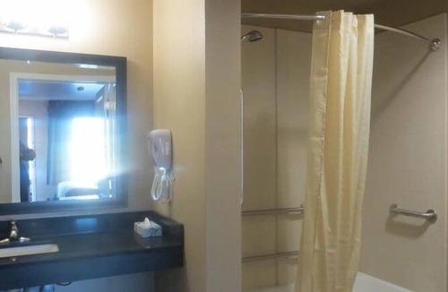 Capital View Hotel | Garden Inn and Suites Little Rock