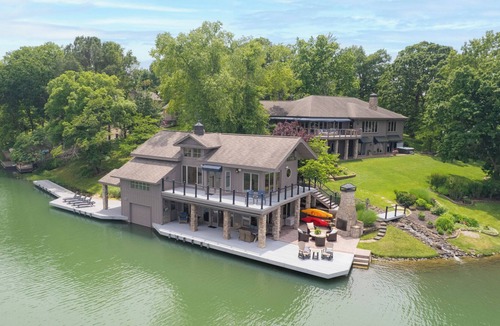 Bella Vista House | Gated lakefront retreat right on the lake, hot tub, kayak, pool table, luxury,