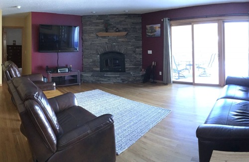 Lake Hallie House | Getaway in the Heart of Chippewa Valley