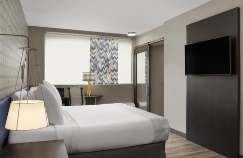 Nashville Hotel | GLo Best Western Nashville Airport