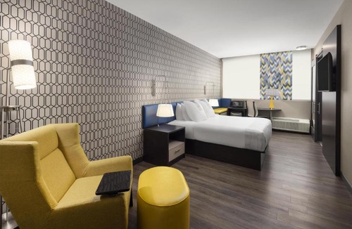 Nashville Hotel | GLo Best Western Nashville Airport