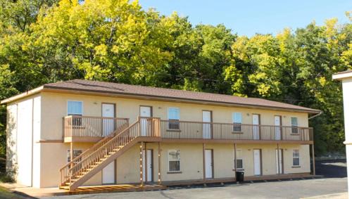 Junction City Hotel | Golden Wheat Budget Host Inn Junction City