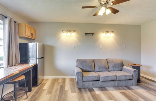 Oakland City Apartment | Golf, Shop, Tour & More: Oakland City Apartment