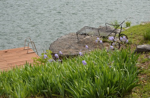 Bella Vista House | Gorgeous bluffs on Lake Ann - private dock
