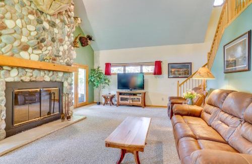 Neillsville House | Gorgeous Lake Arbutus Getaway w/Dock & Boat House