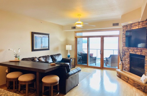 Lake City Condo | Gorgeous Lake Pepin Views!