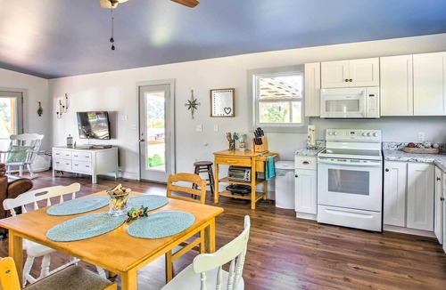 Granville Cottage | 'Granville’s Blue Cottage' Porch & River View!