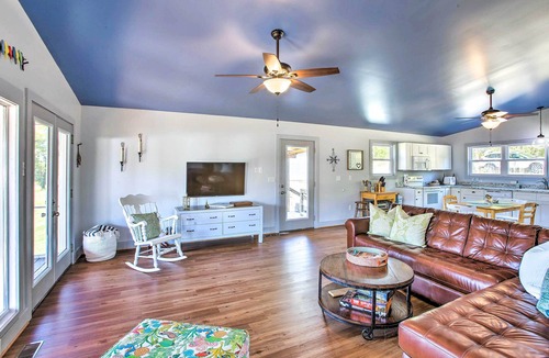 Granville Cottage | 'Granville’s Blue Cottage' Porch & River View!