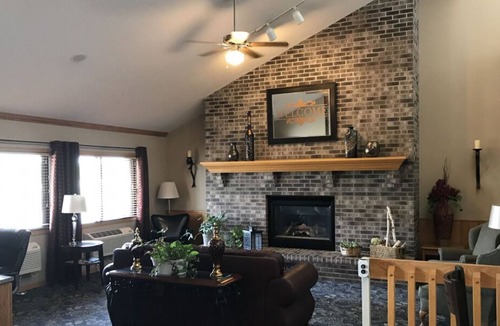 Thorp House | Great for Family Trips! 2 Pet-friendly Units, FREE Parking and Breakfast!