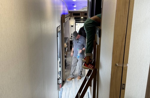 New Lebanon RV Rental | Great for the traveling crew to Robinson for work. Comes with everything needed!