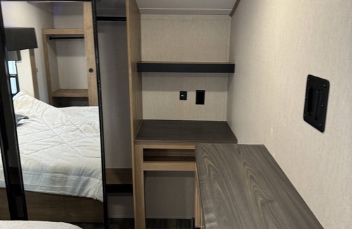 New Lebanon RV Rental | Great for the traveling crew to Robinson for work. Comes with everything needed!